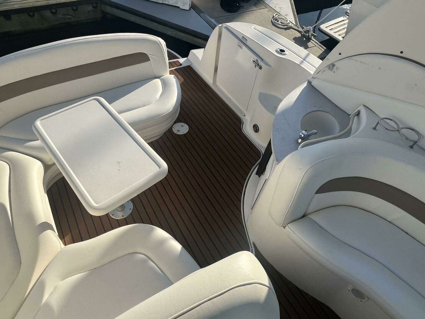 2005 Sea Ray 320 Sundancer - Image 35