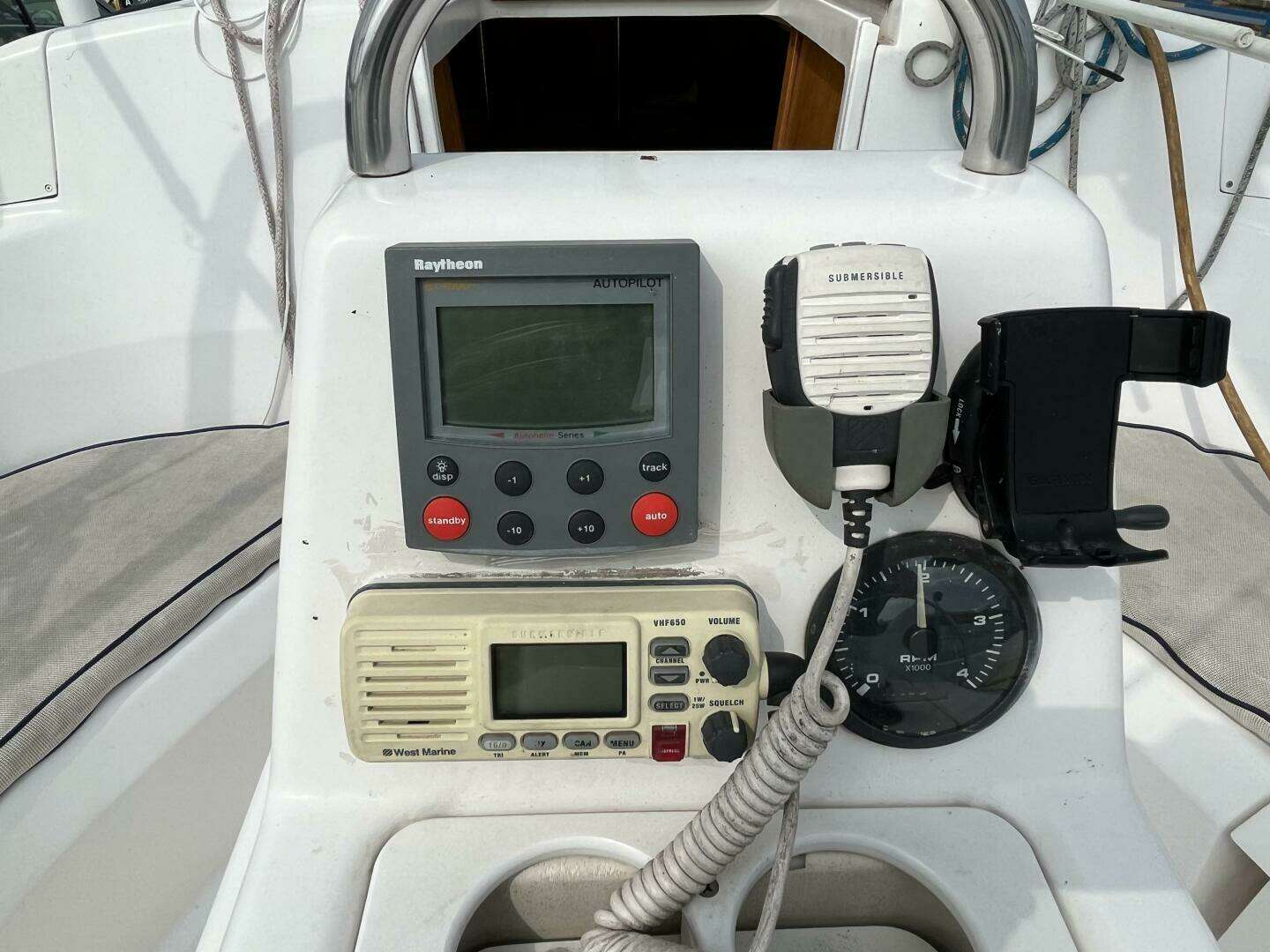 2000 Hunter 340 - Image 20