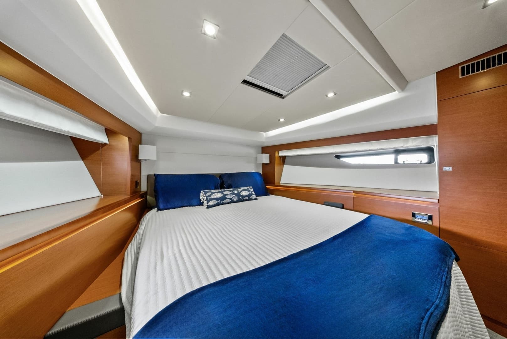 2015 Prestige 550 - Image 47