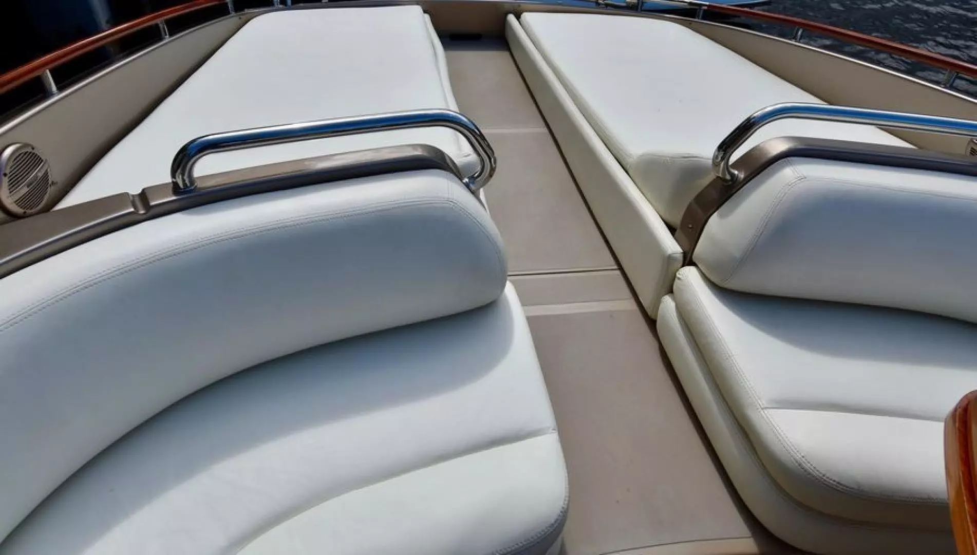 2006 Riva Rivarama - Image 20