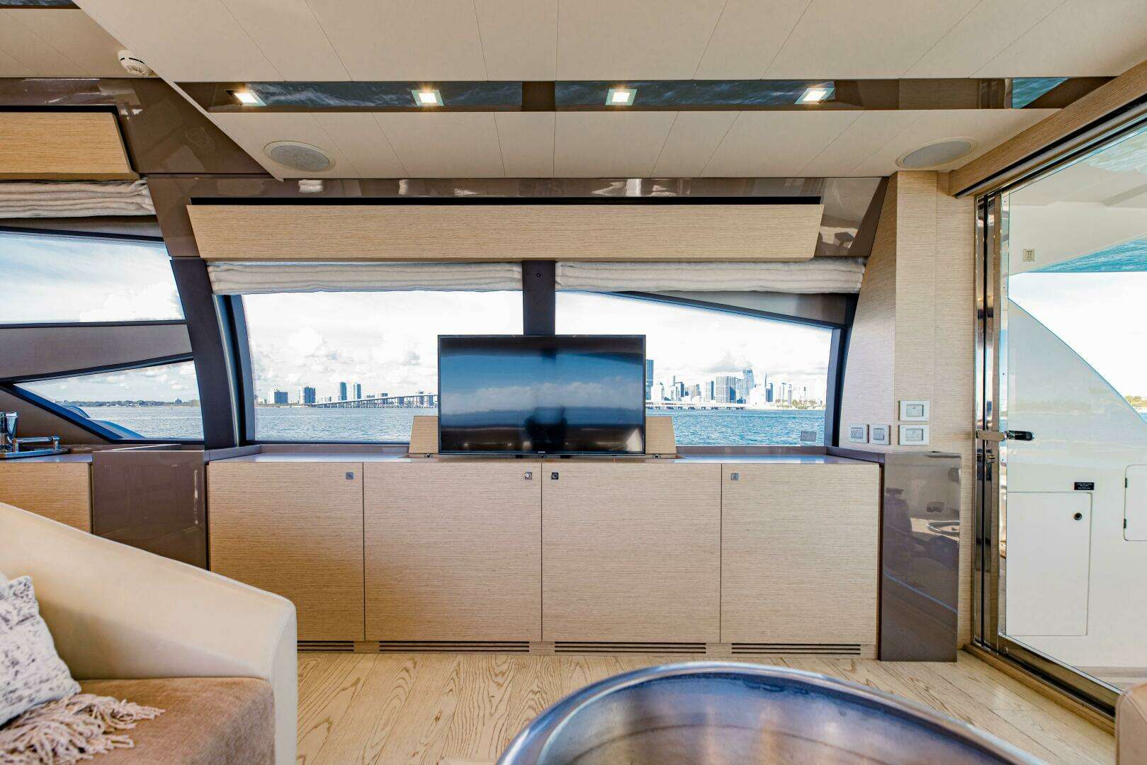 2017 Ferretti Yachts 750 - Image 47
