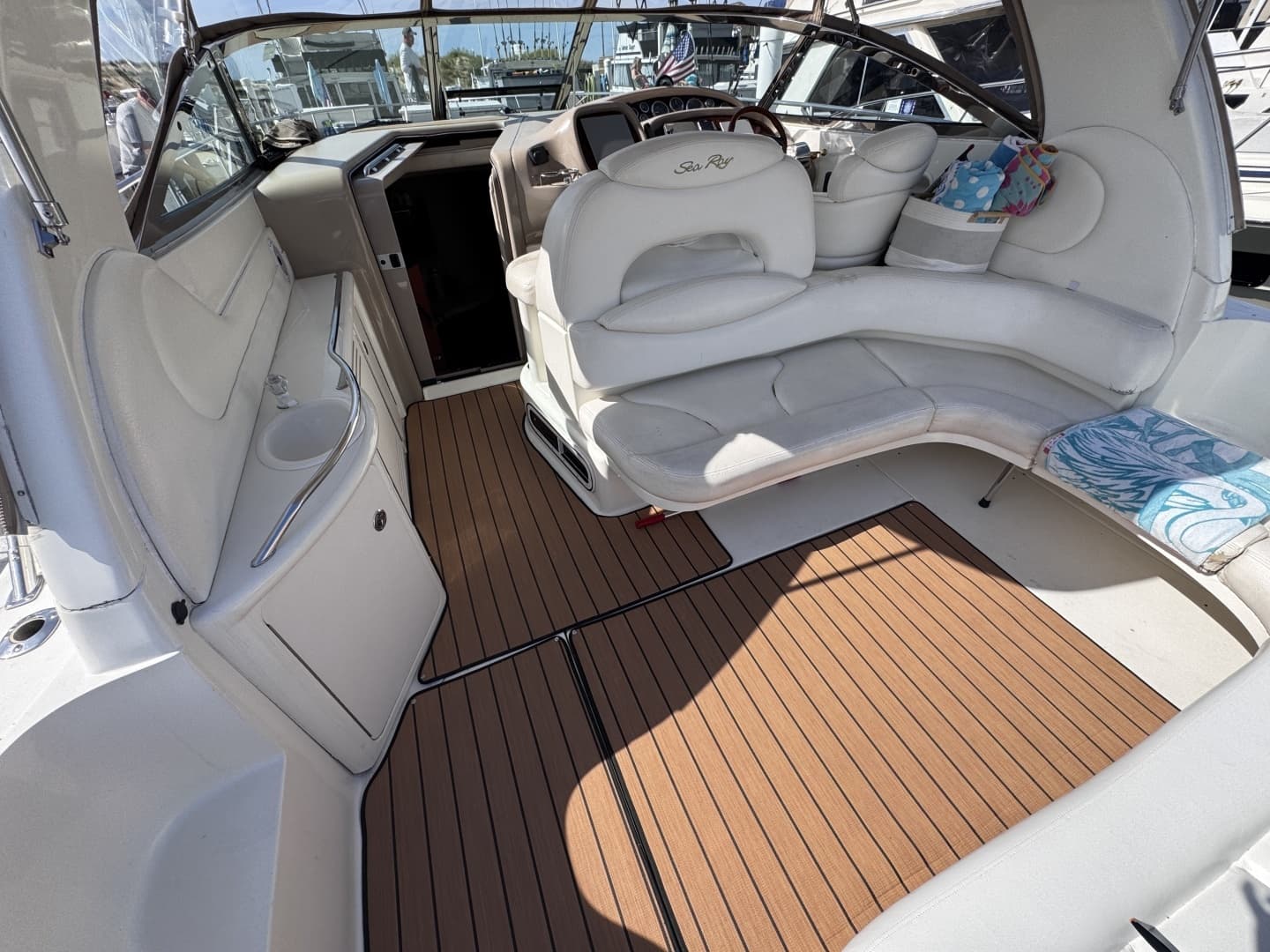1999 Sea Ray 38 Sundancer - Image 9