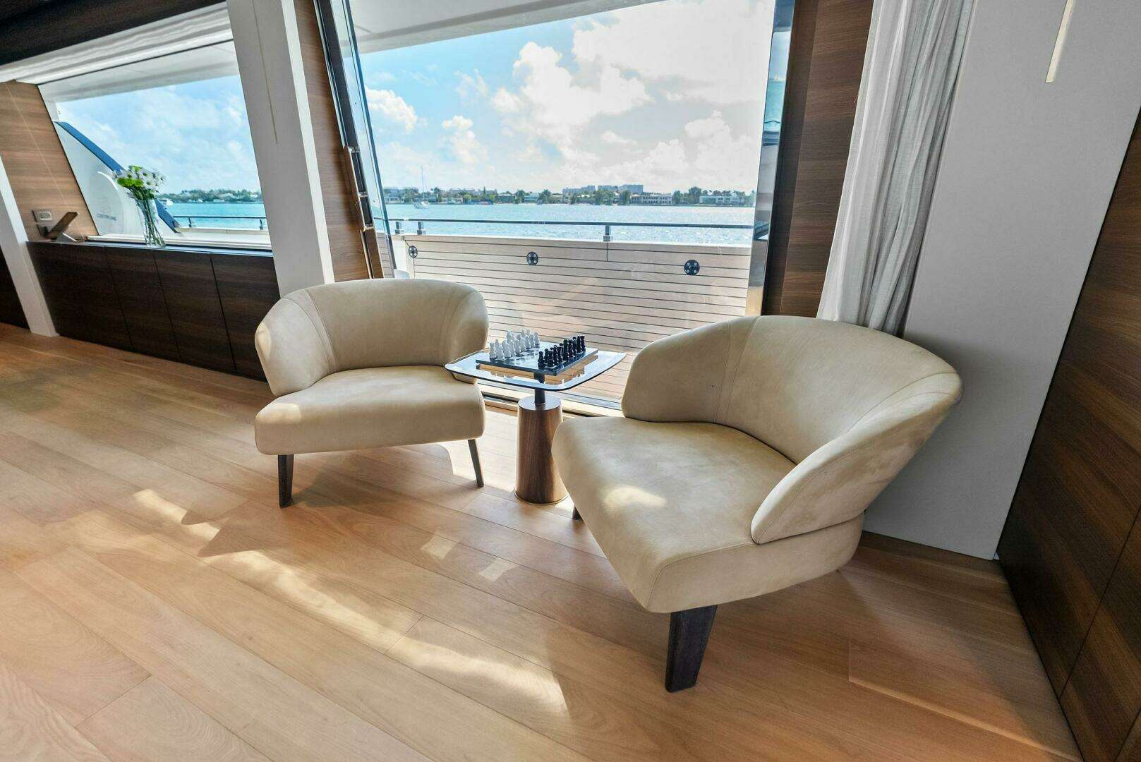 2023 Custom Line 33 Navetta - Image 39