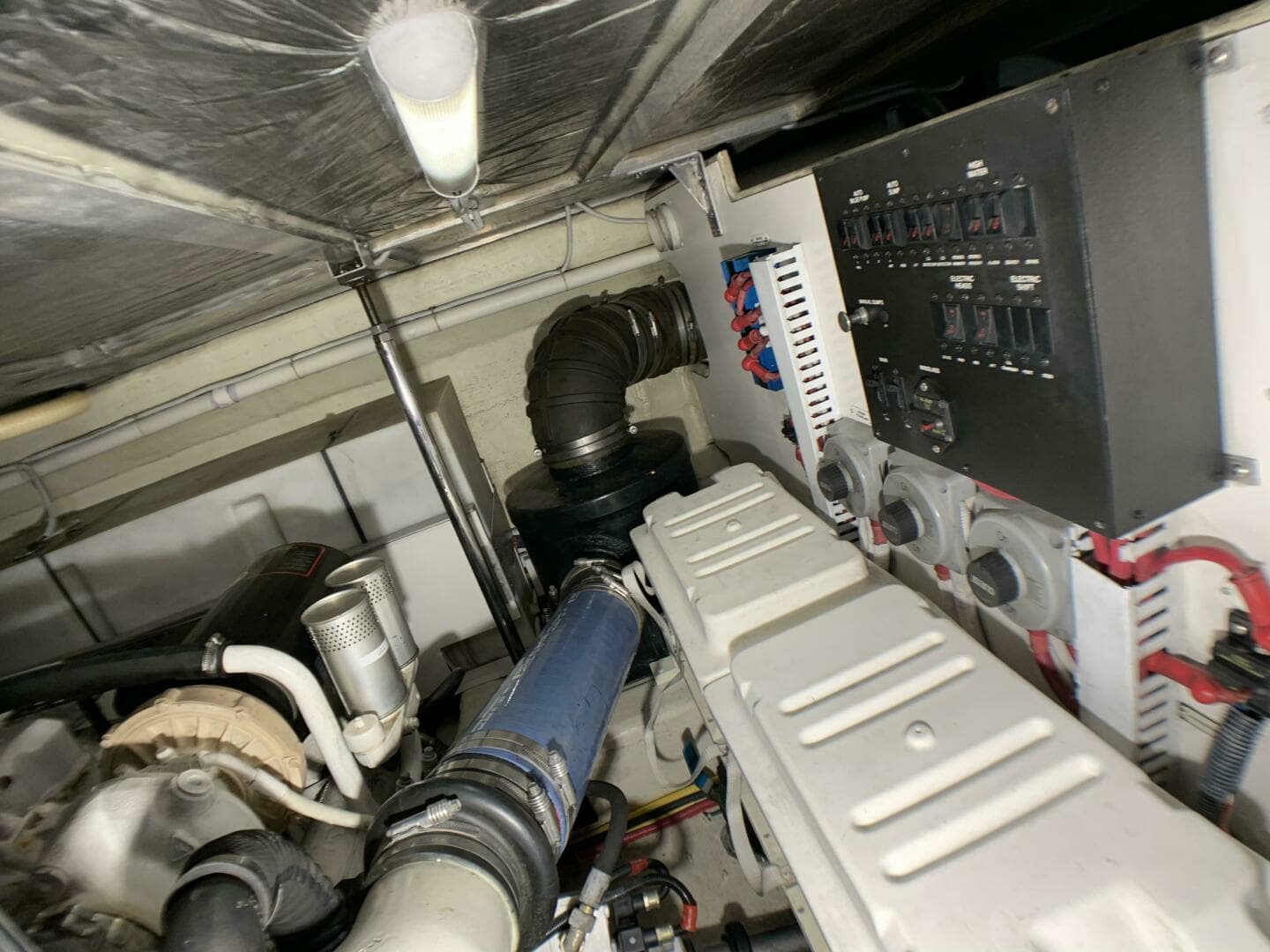 2006 Carver 56 Voyager - Image 44