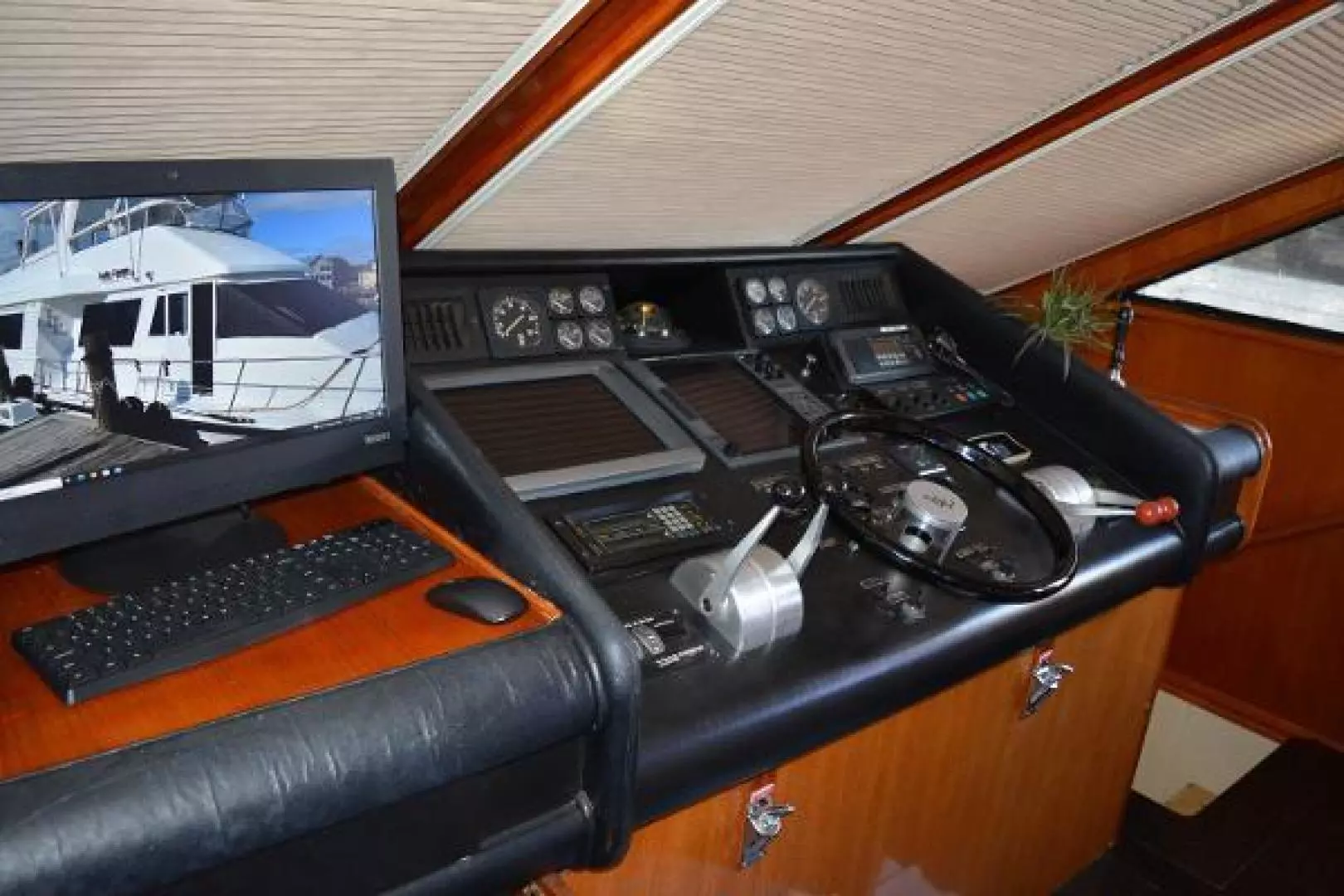 1989 Viking Motor Yacht - Image 42