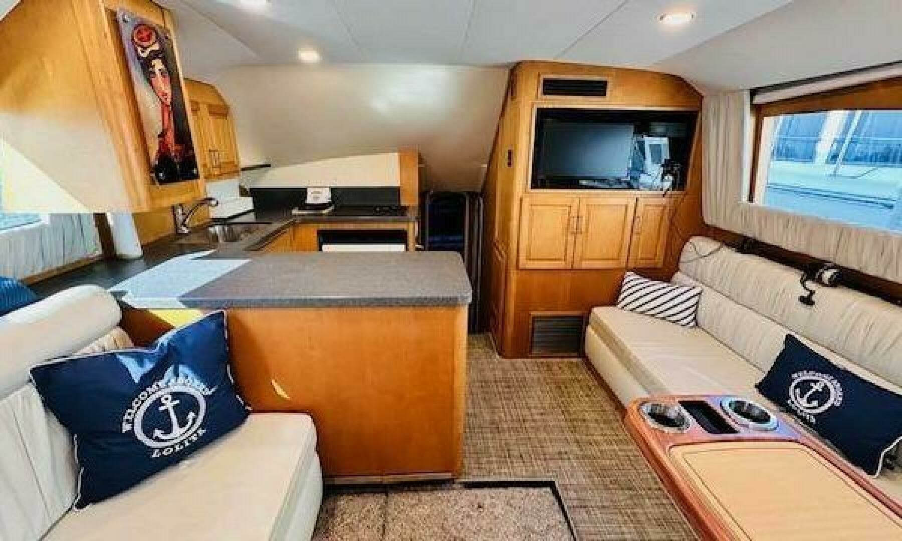 2001 Luhrs Convertible - Image 4