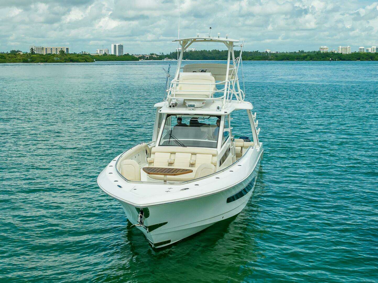 2016 Boston Whaler — - Image 18