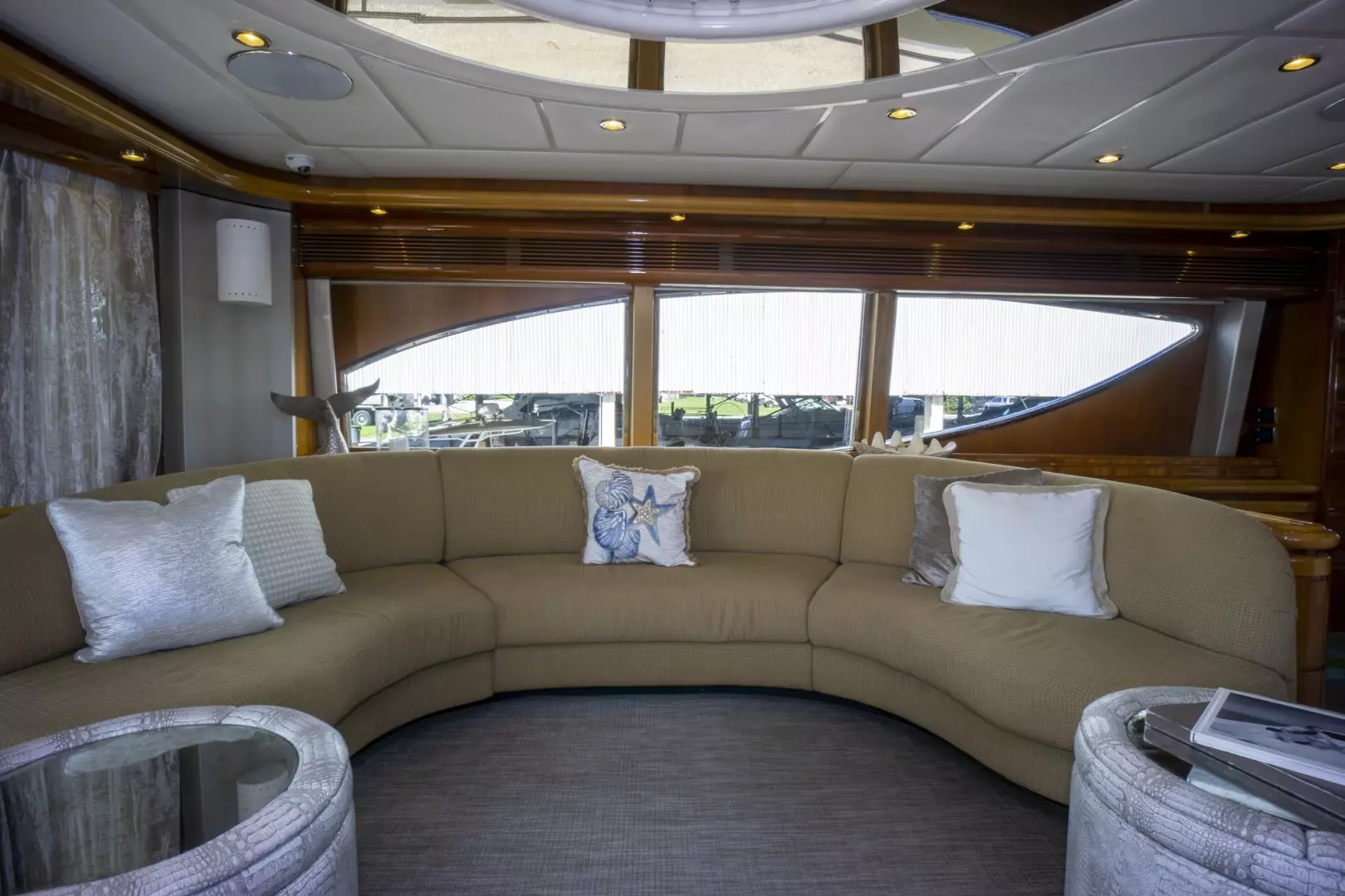 2000 Ferretti Yachts Custom Line 94 - Image 9