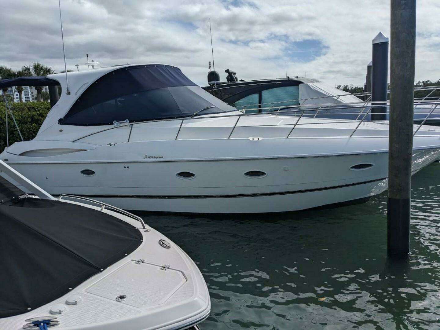 2003 Cruisers Yachts 3970 - Image 7