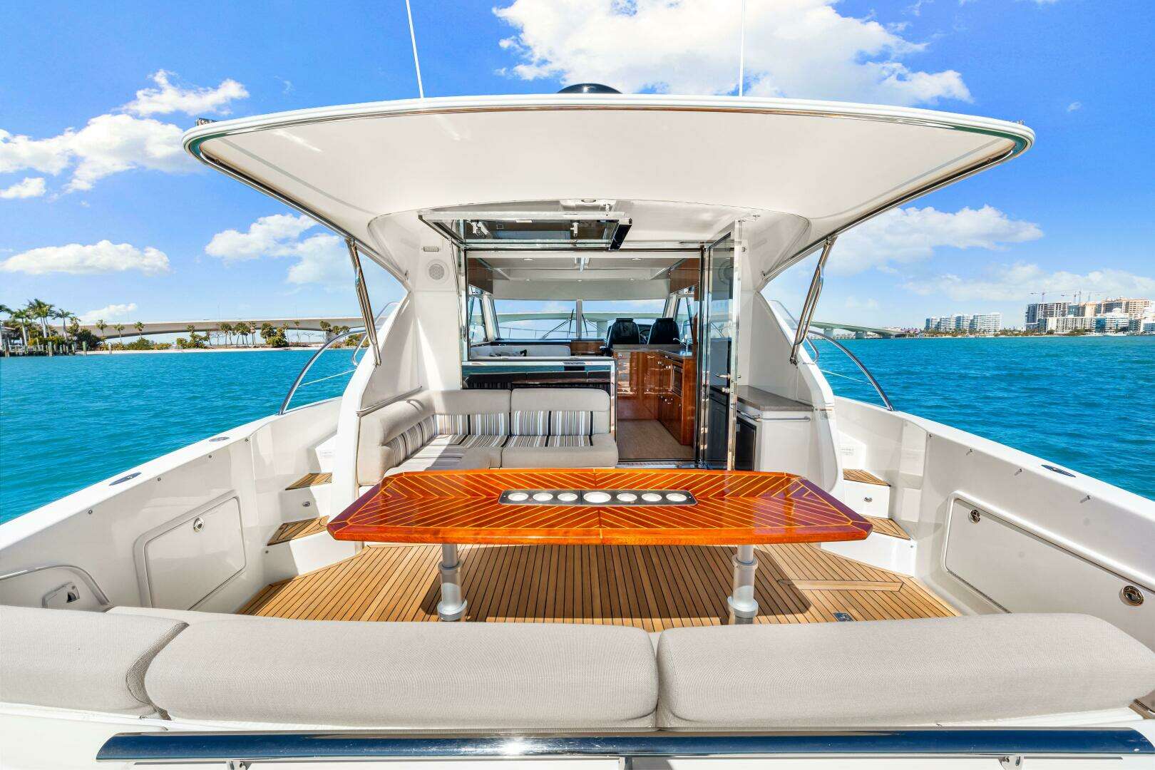 2016 Riviera 5000 Sport Yacht - Image 40