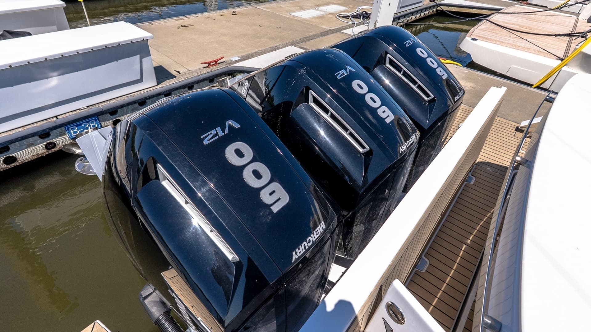2024 Cruisers Yachts 50 GLS - Image 5