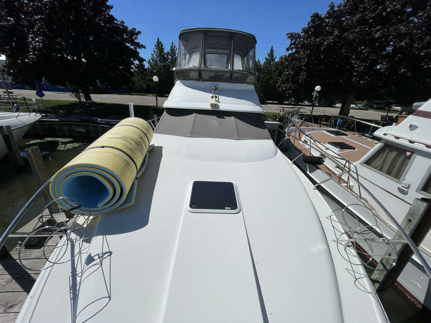 1994 Silverton 34 Motor Yacht - Image 8