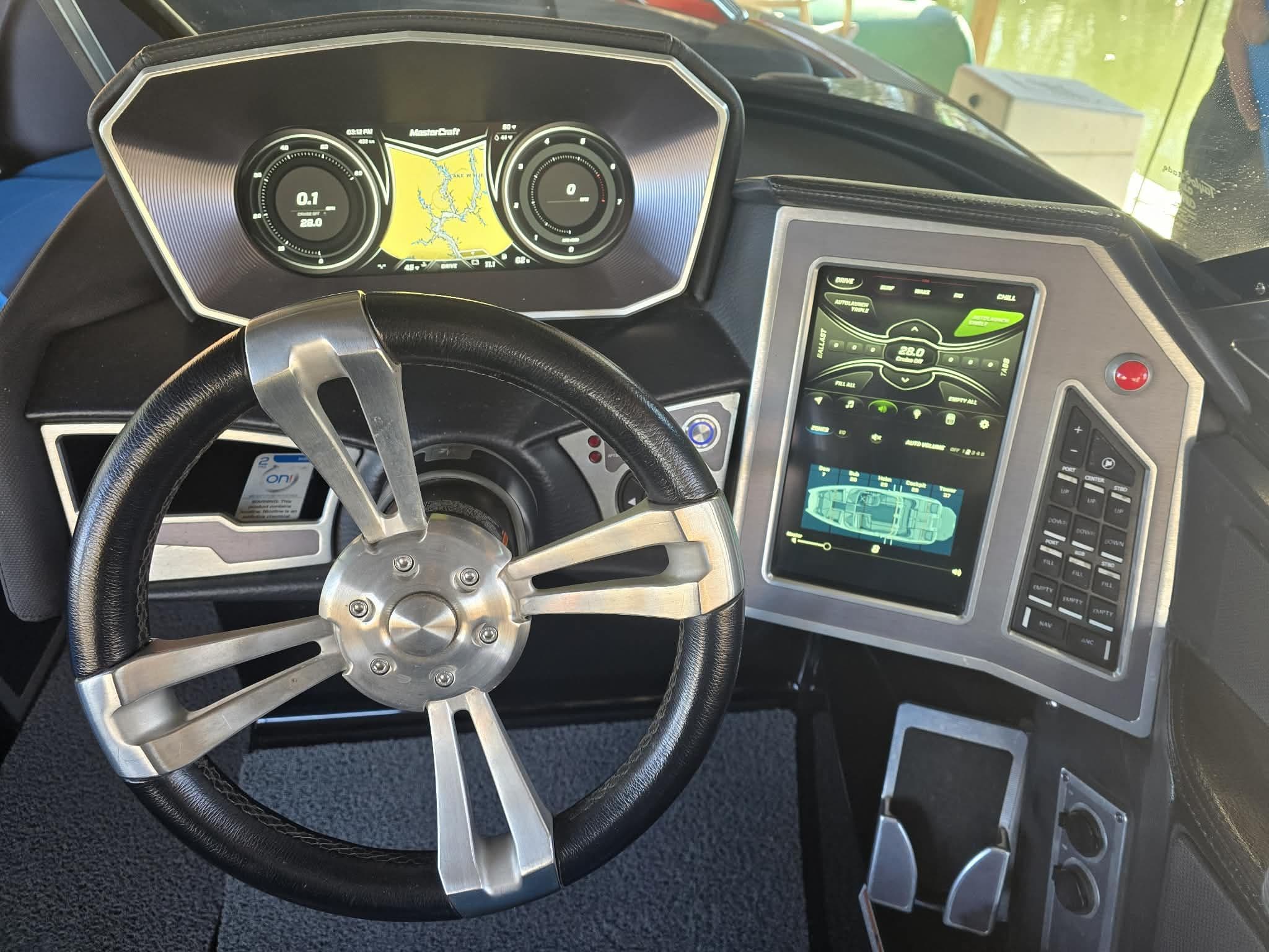 2018 MasterCraft XT22 - 17