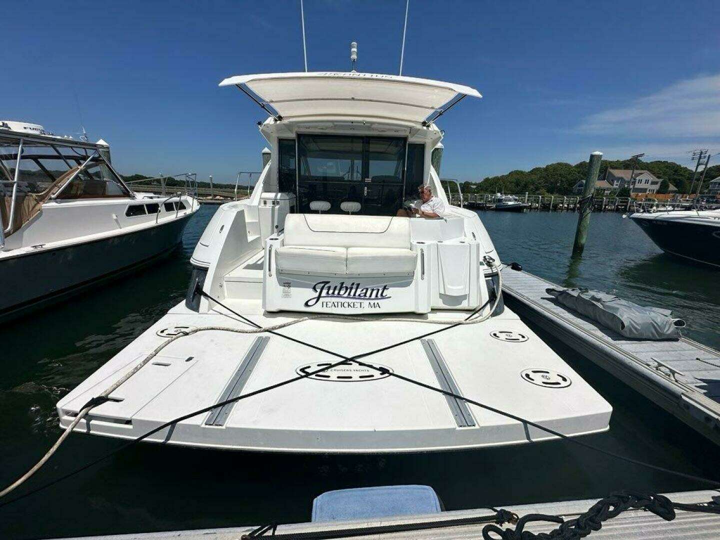 2015 Cruisers Yachts Cantius - Image 13