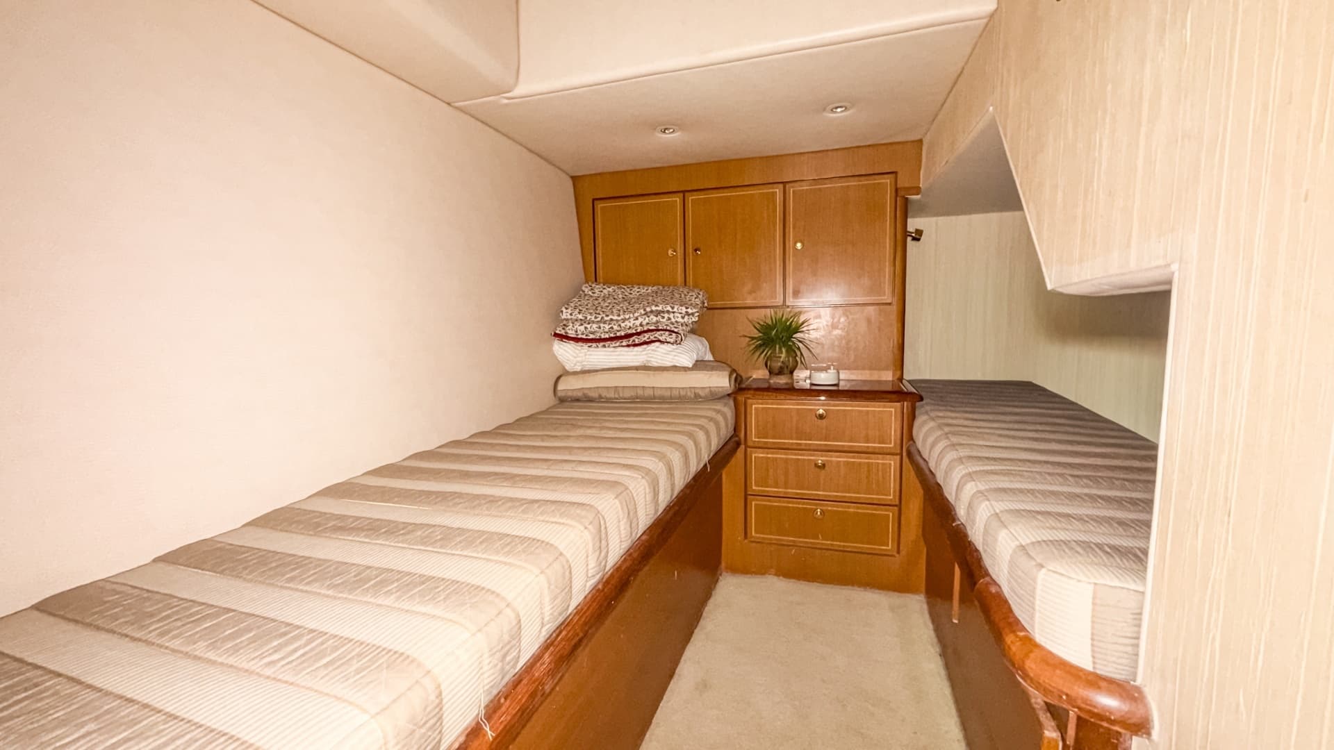 2004 Ocean Yachts 50 Super Sport - Image 44