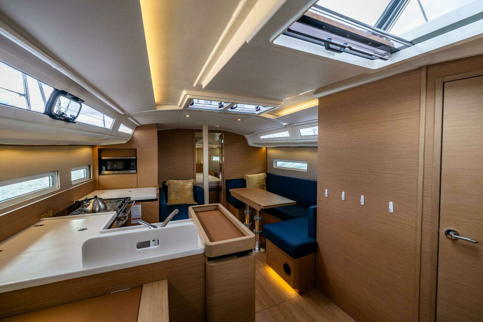 2022 Jeanneau Sun Odyssey 410 - Image 8
