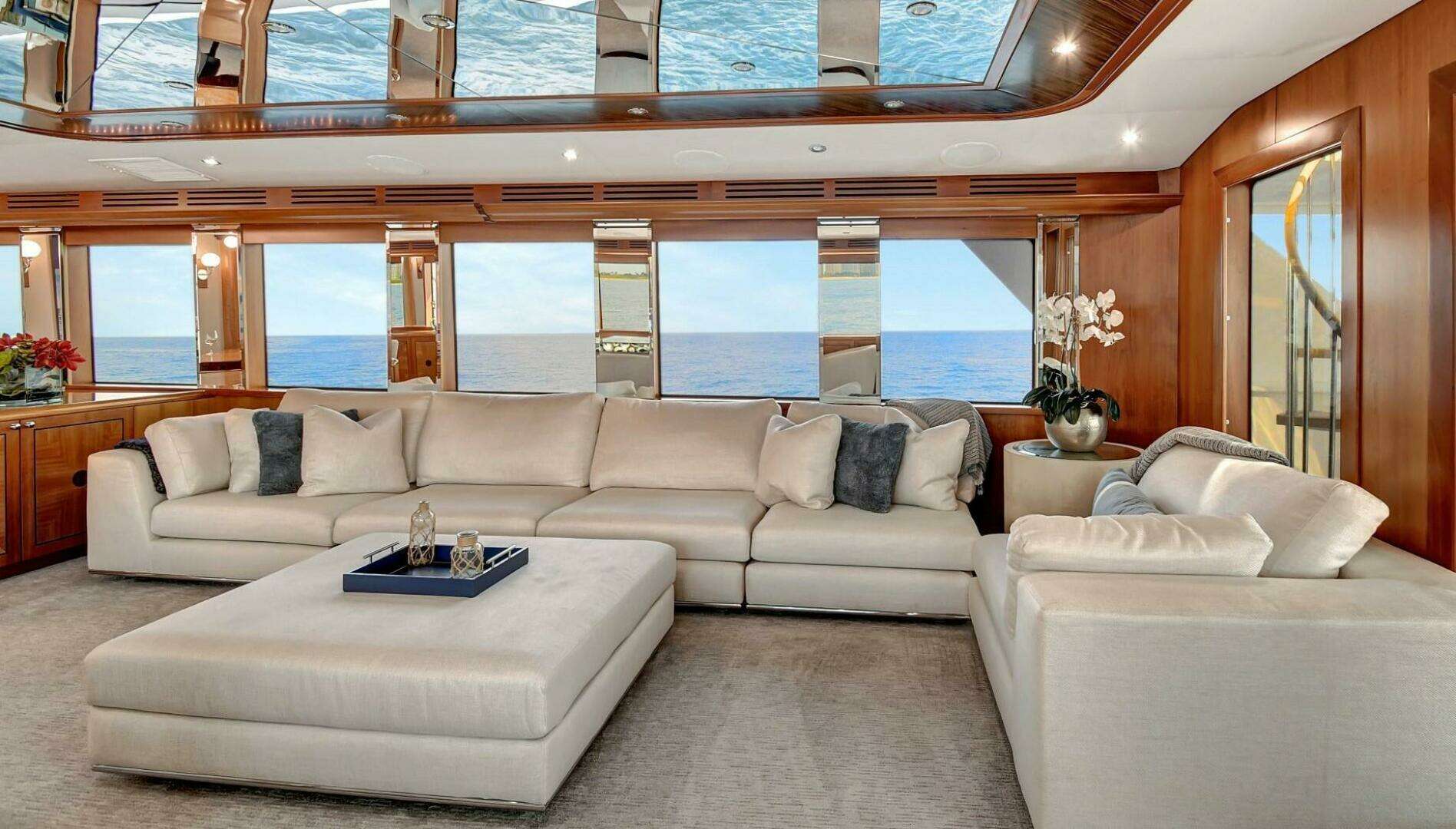 2005 Hatteras — - Image 6