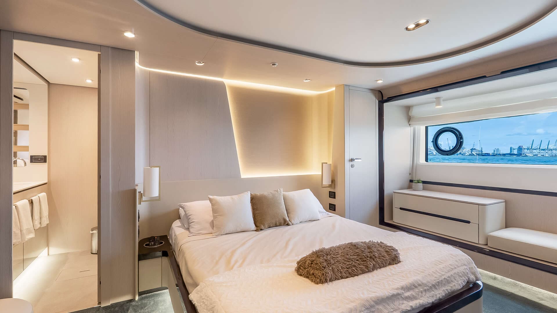 2025 Azimut 78 FLY - Image 20