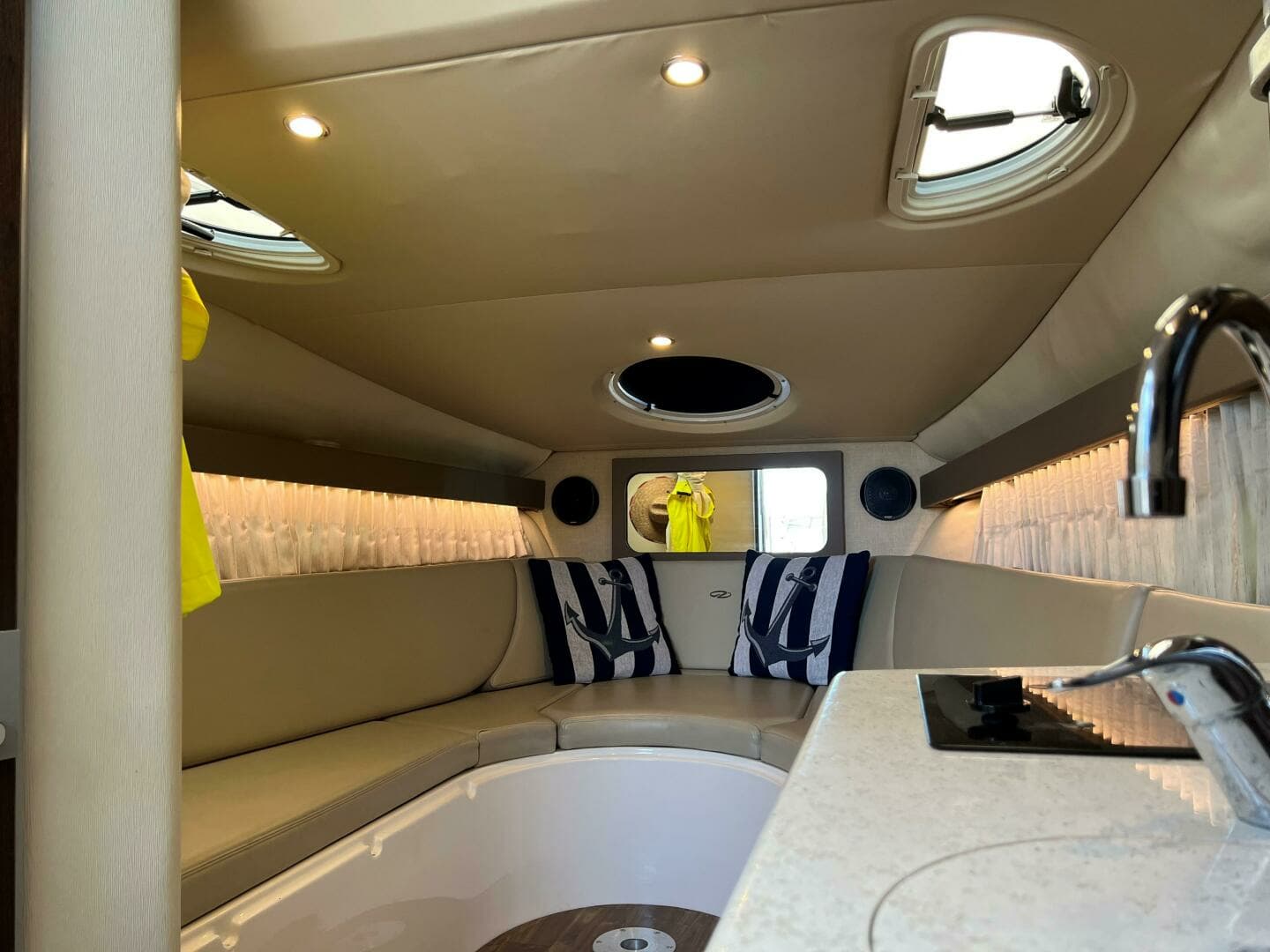 2017 Regal 28 Express - Image 25