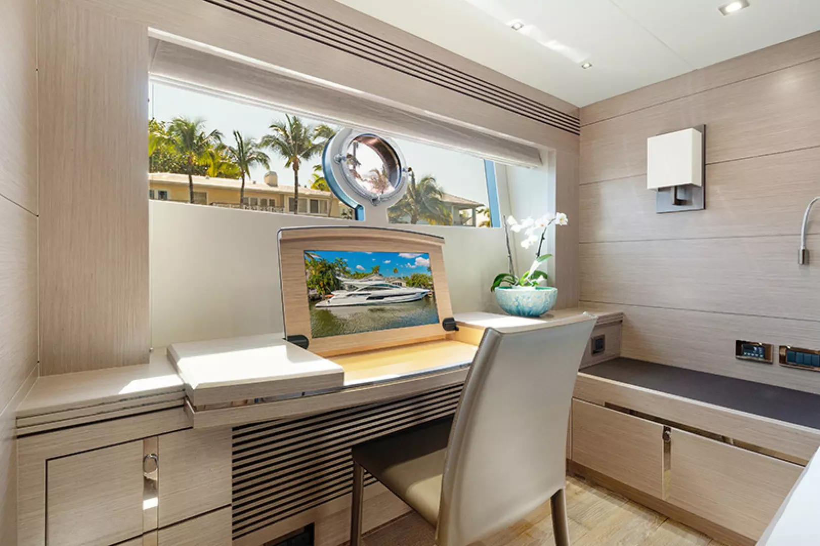 2015 Sunseeker Sport Yacht 68 - Image 13