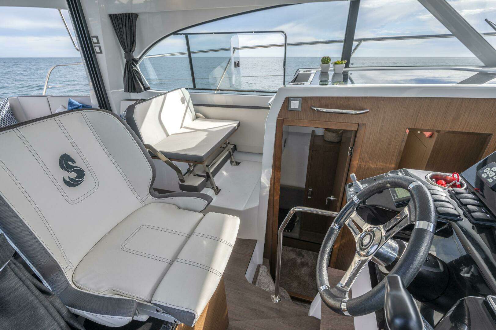 2026 Beneteau Antares 11 Softtop - Image 9
