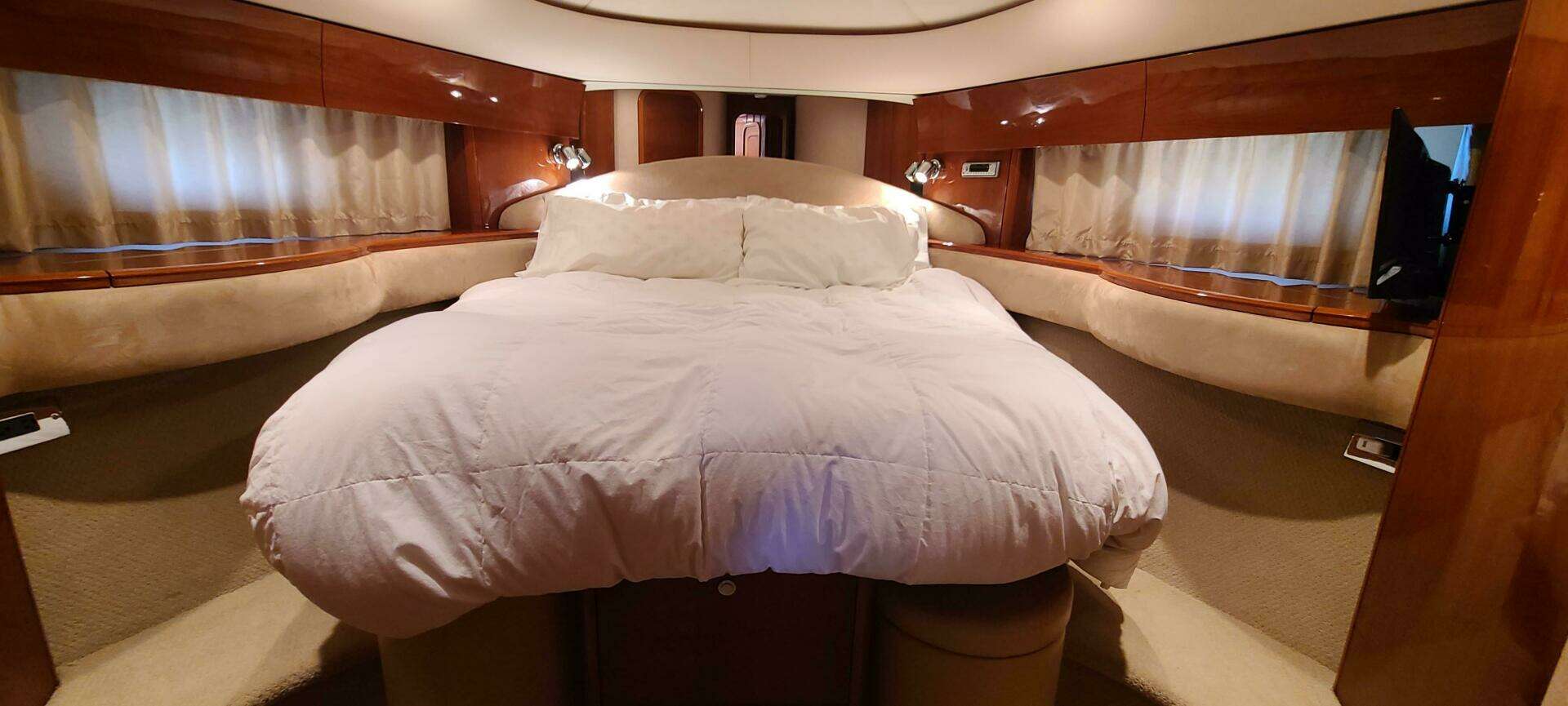 2006 Viking Sport Cruisers 61 Flybridge - Image 7