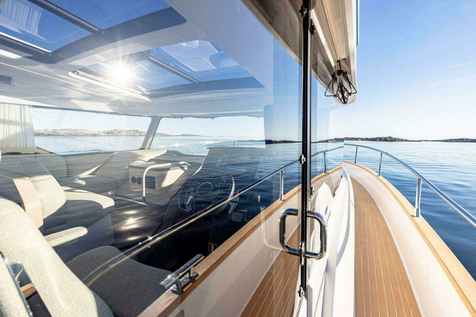 2025 Nimbus 495 Flybridge - Image 11