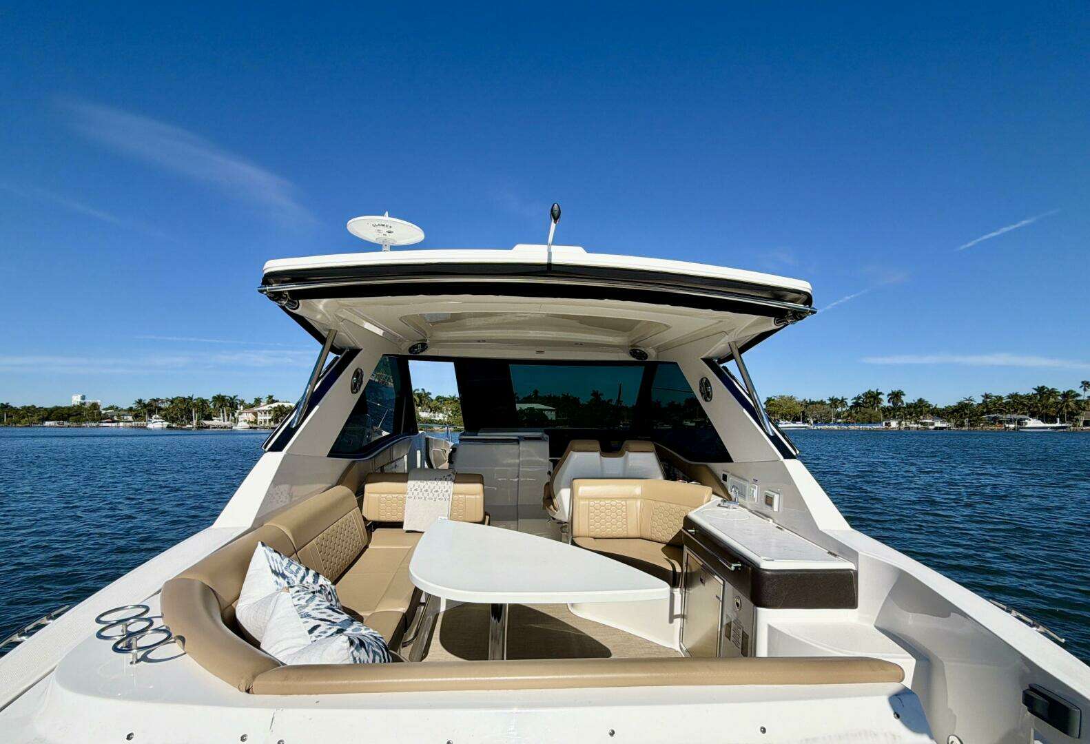 2022 Sea Ray Sundancer 320 - Image 21