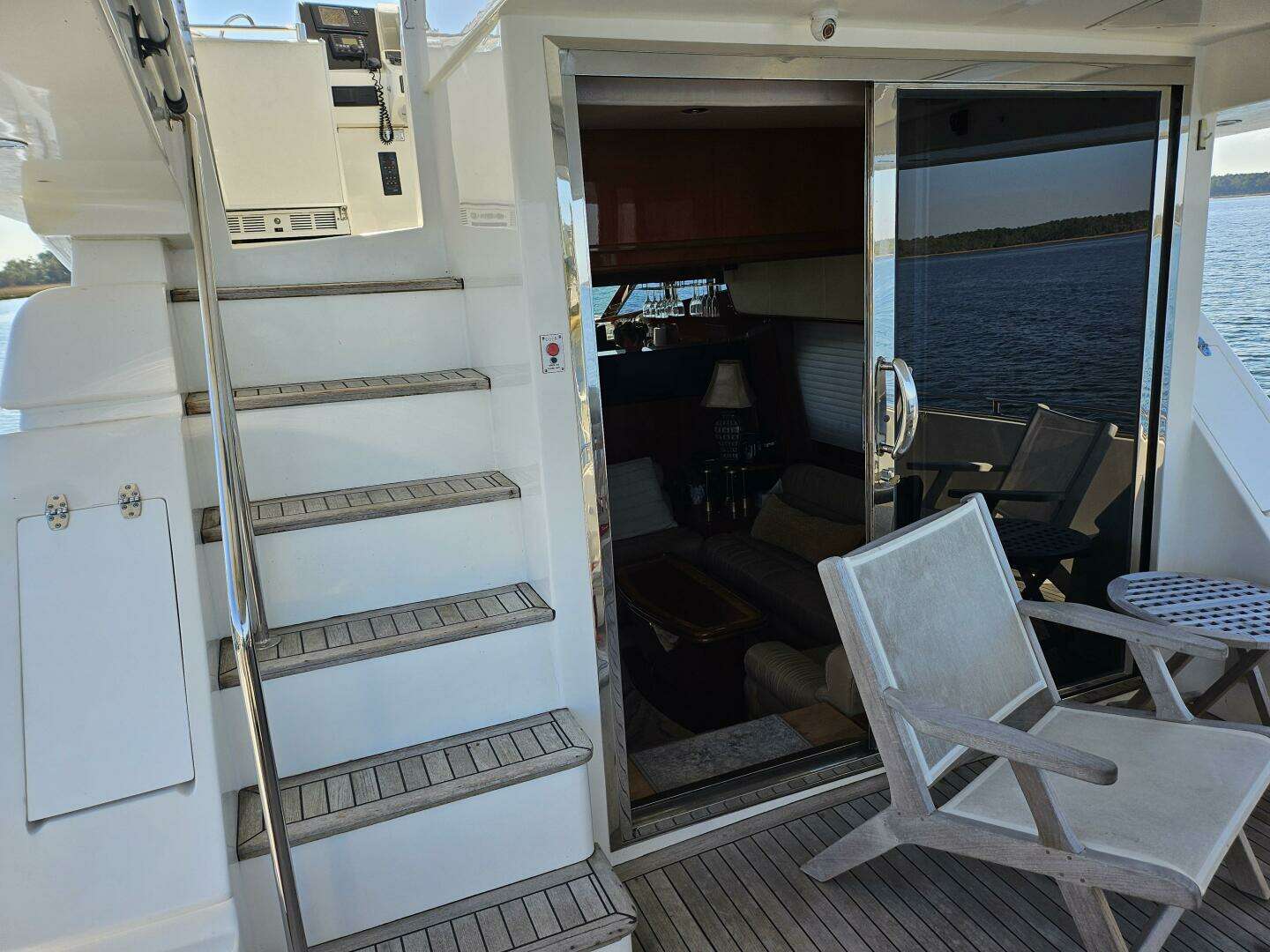 2003 Johnson Flybridge - Image 7