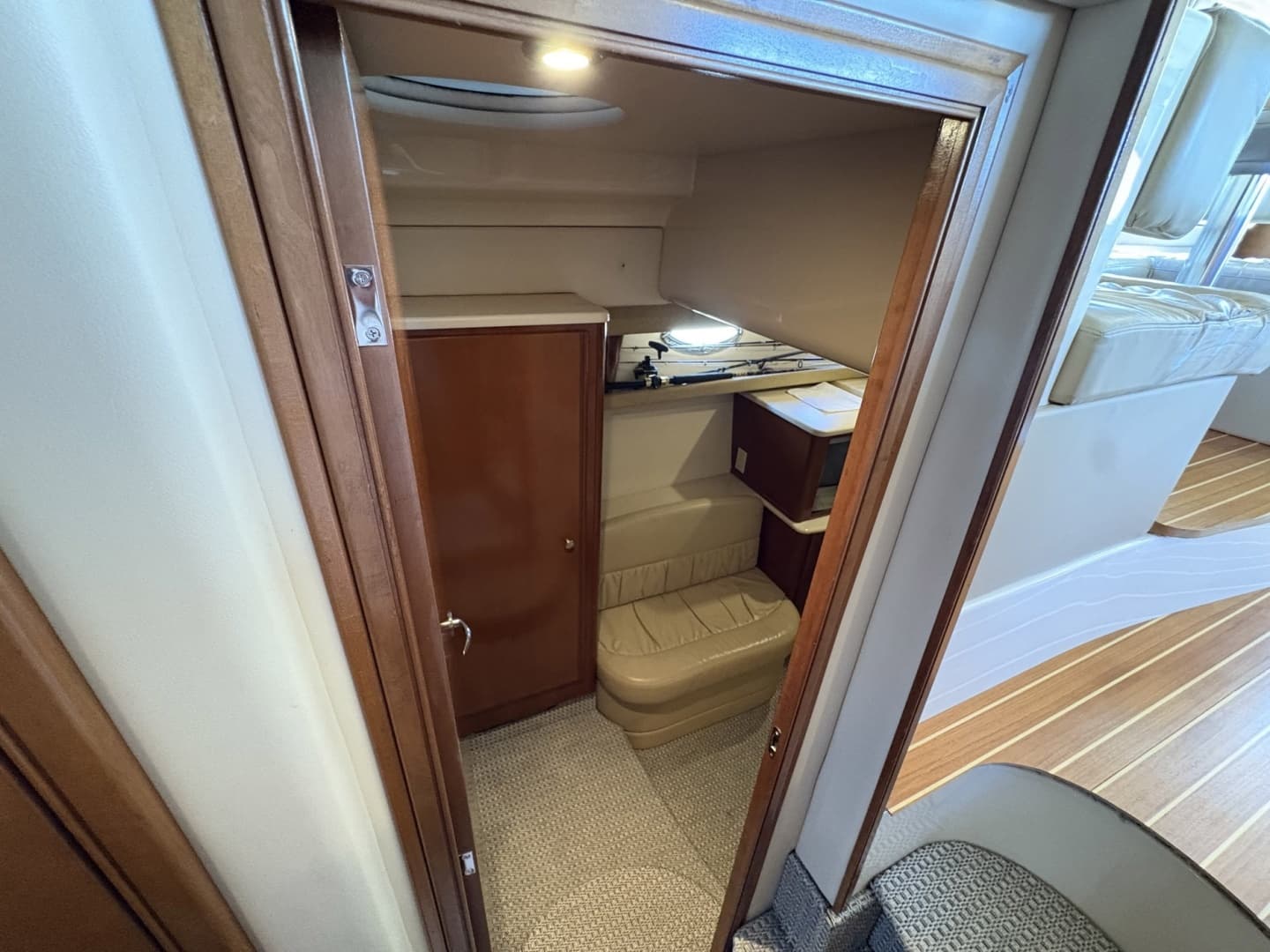 2005 Meridian 411 Sedan - Image 30