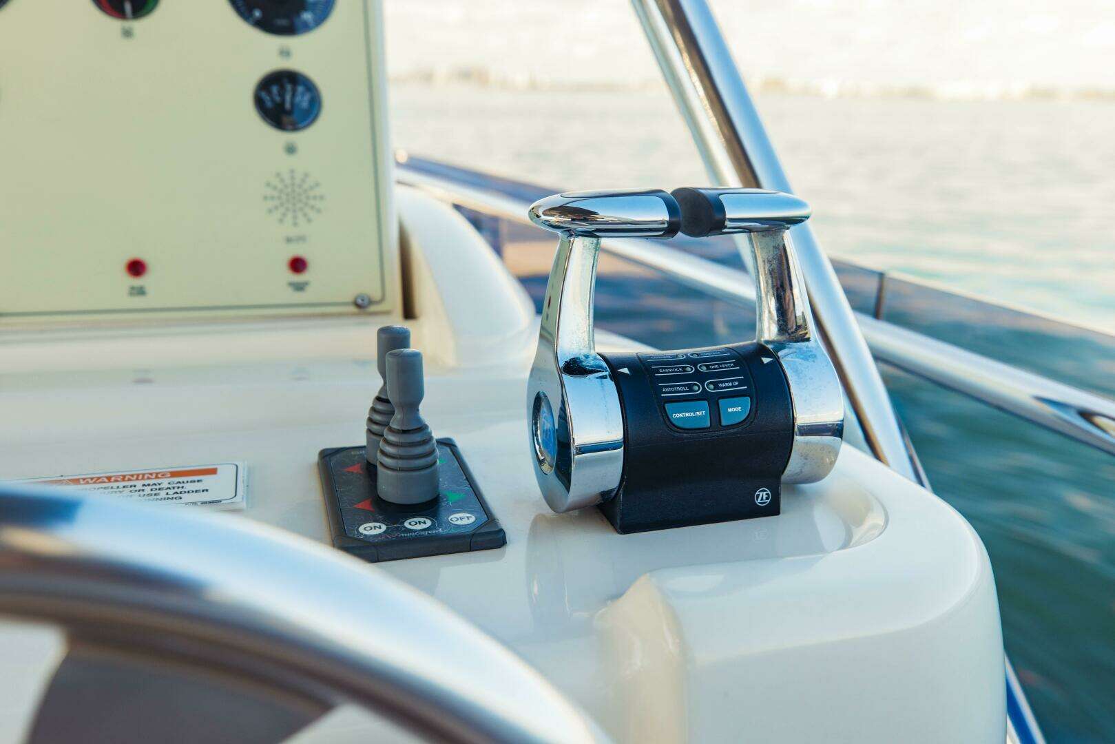 2017 Ferretti Yachts 750 - Image 43
