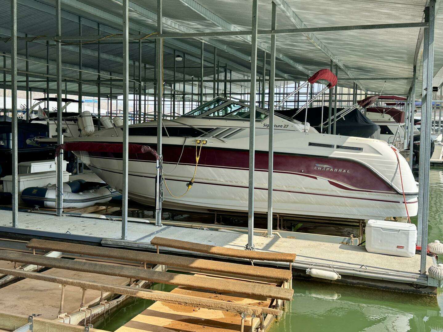 1994 Chaparral Signature 27 Cabin Cruiser - Image 9