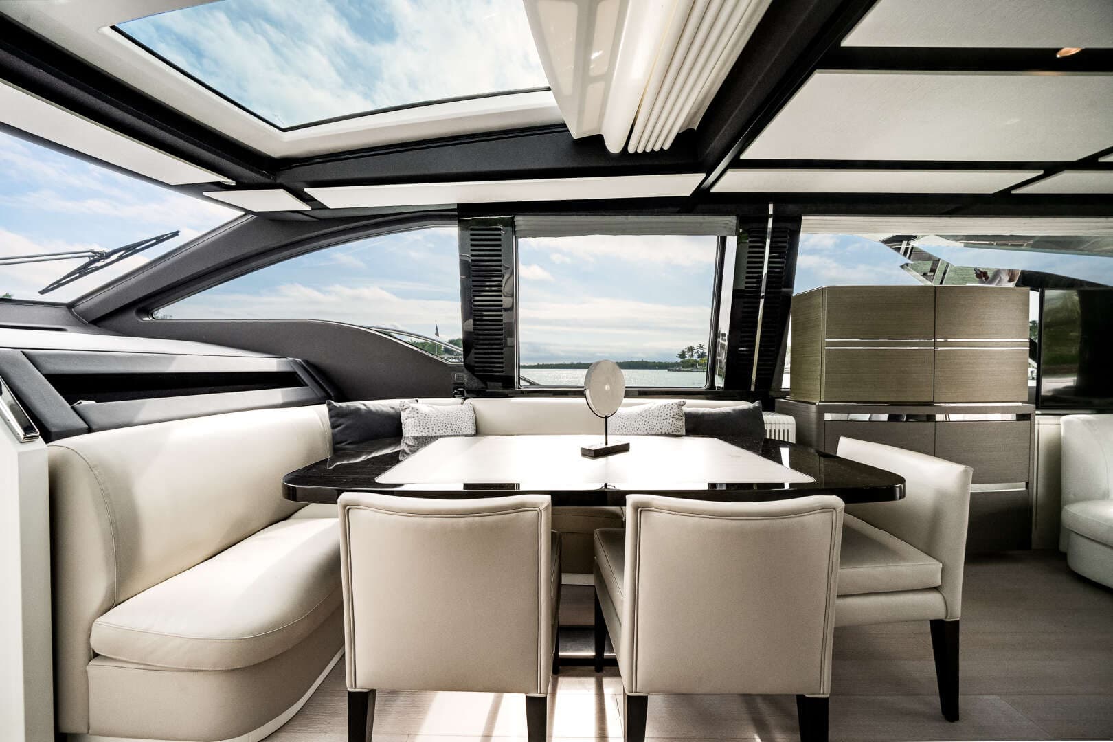 2020 Azimut S8 - Image 35