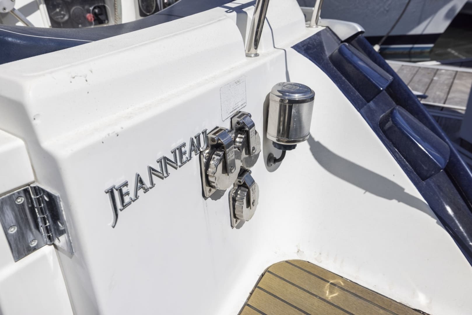 2001 Jeanneau — - Image 15