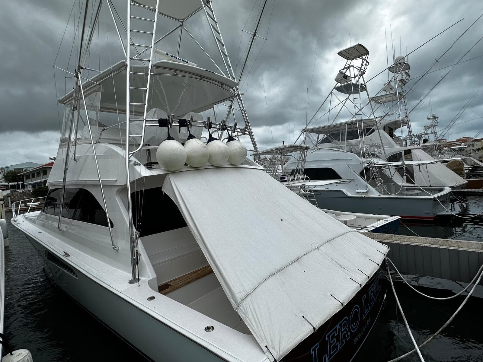 2003 Viking 52 - 77