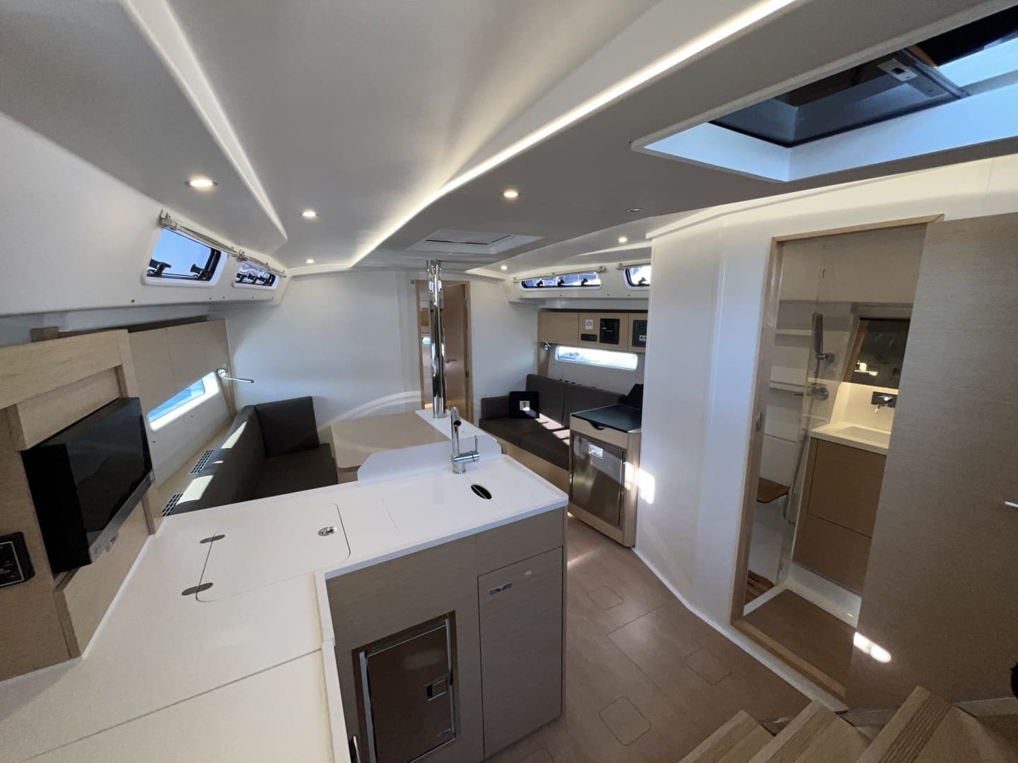 2025 Hanse 360 - Image 38