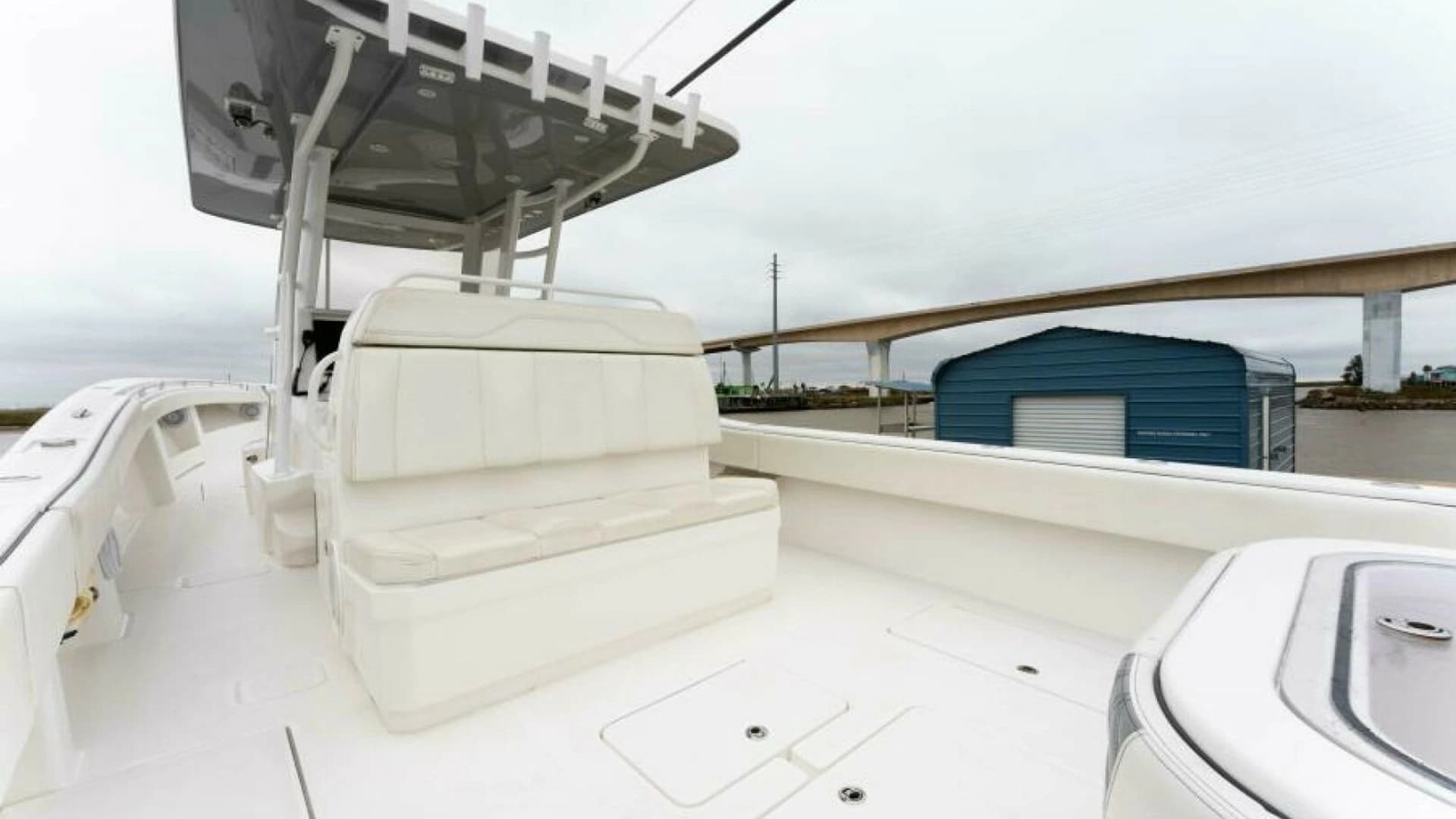 2019 Invincible 39 Open - Image 10