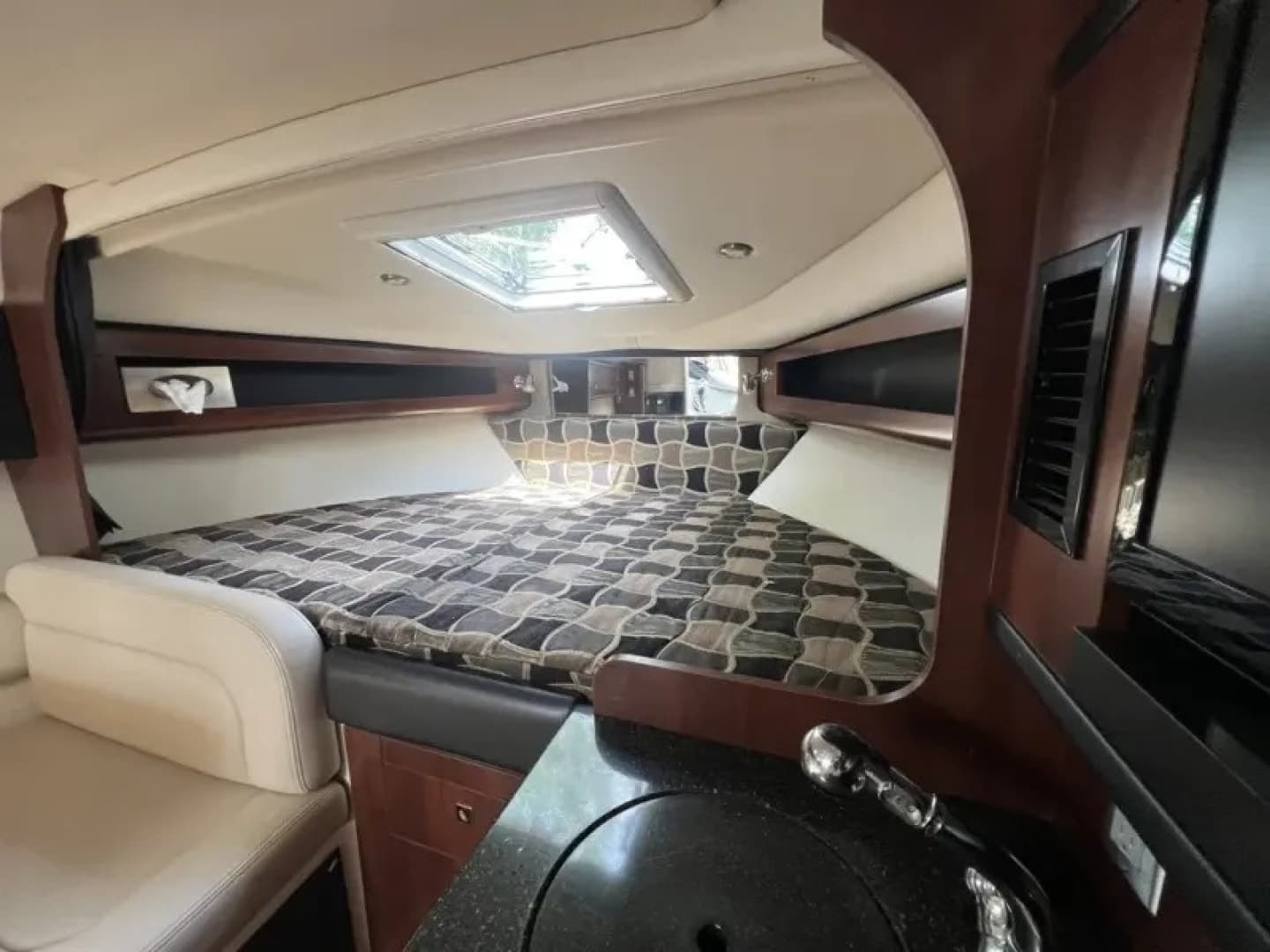 2013 Chaparral 290 Signature - Image 19