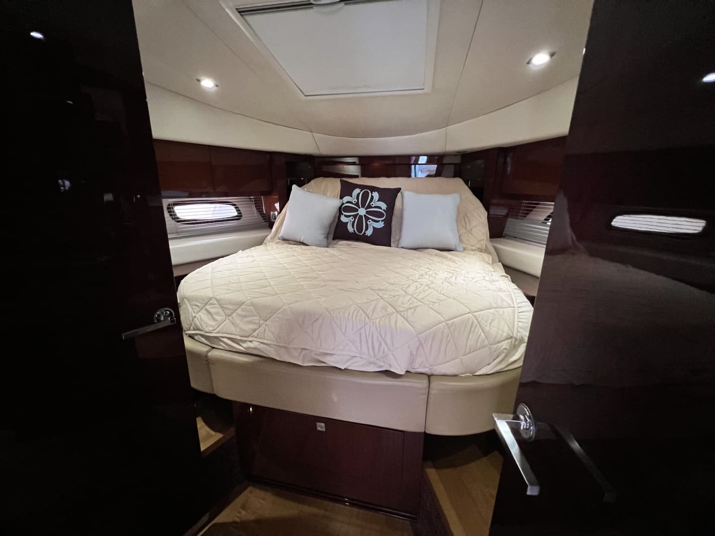 2013 Sea Ray 510 Sundancer - Image 24