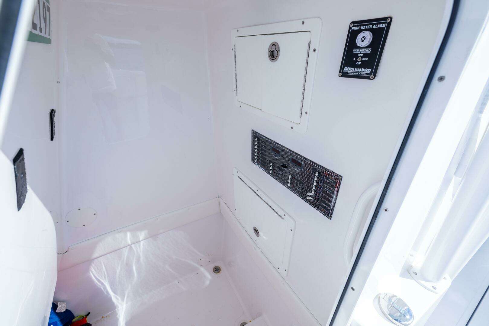 2018 SeaHunter 33 Center Console - Image 16