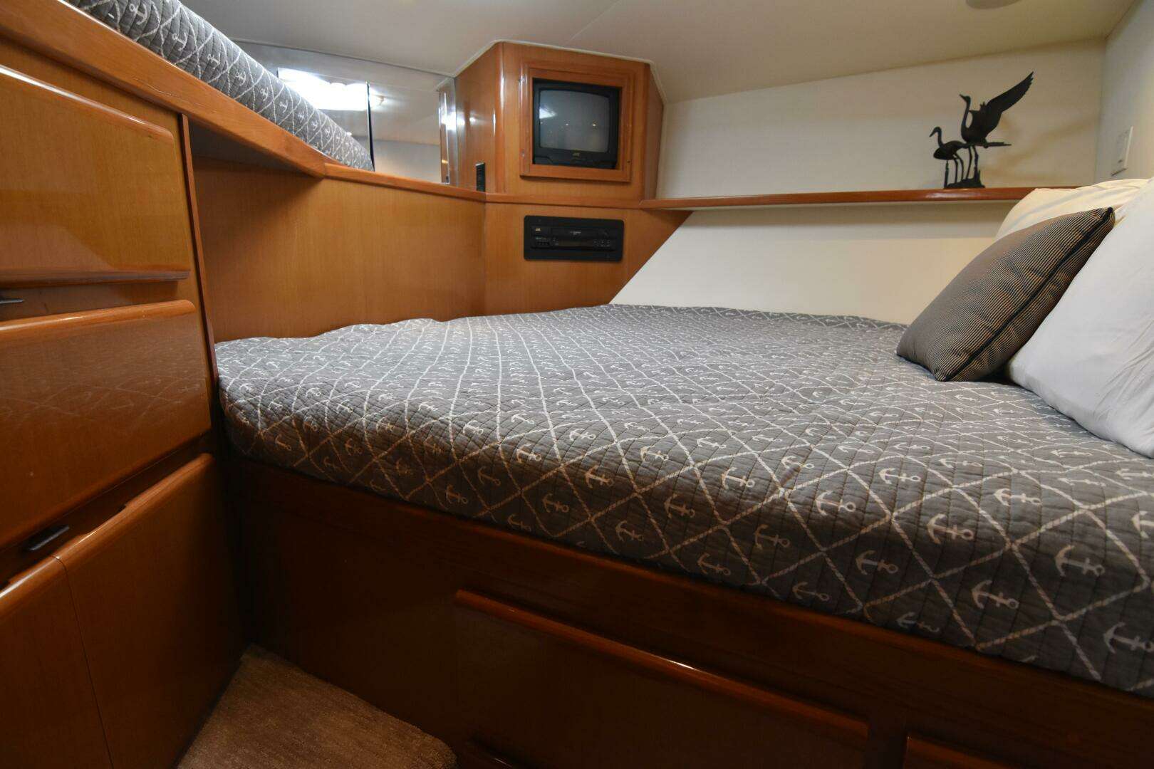 1999 Viking 58 Convertible - Image 26
