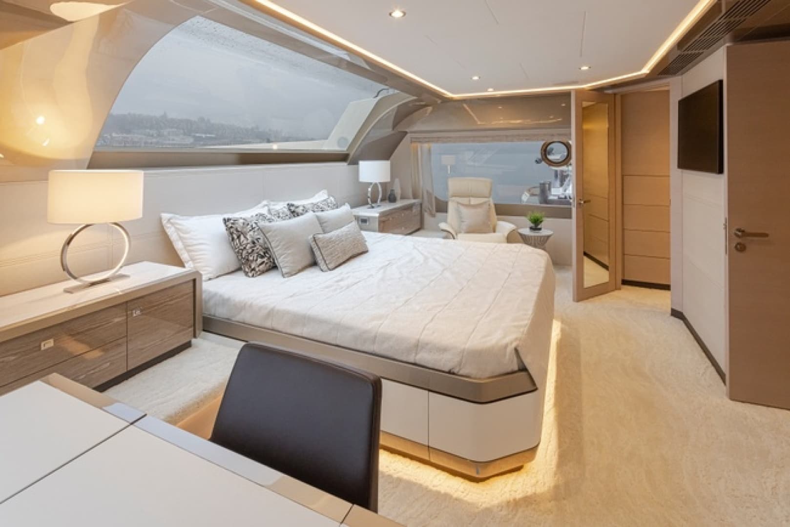 2027 Ocean Alexander 27R - Image 51