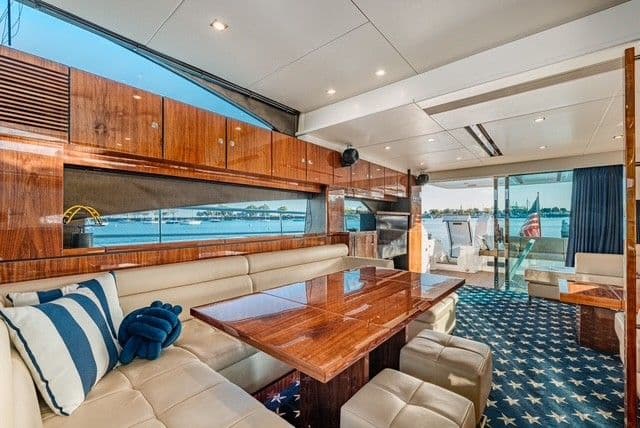 2011 Fairline Squadron 65 - 18