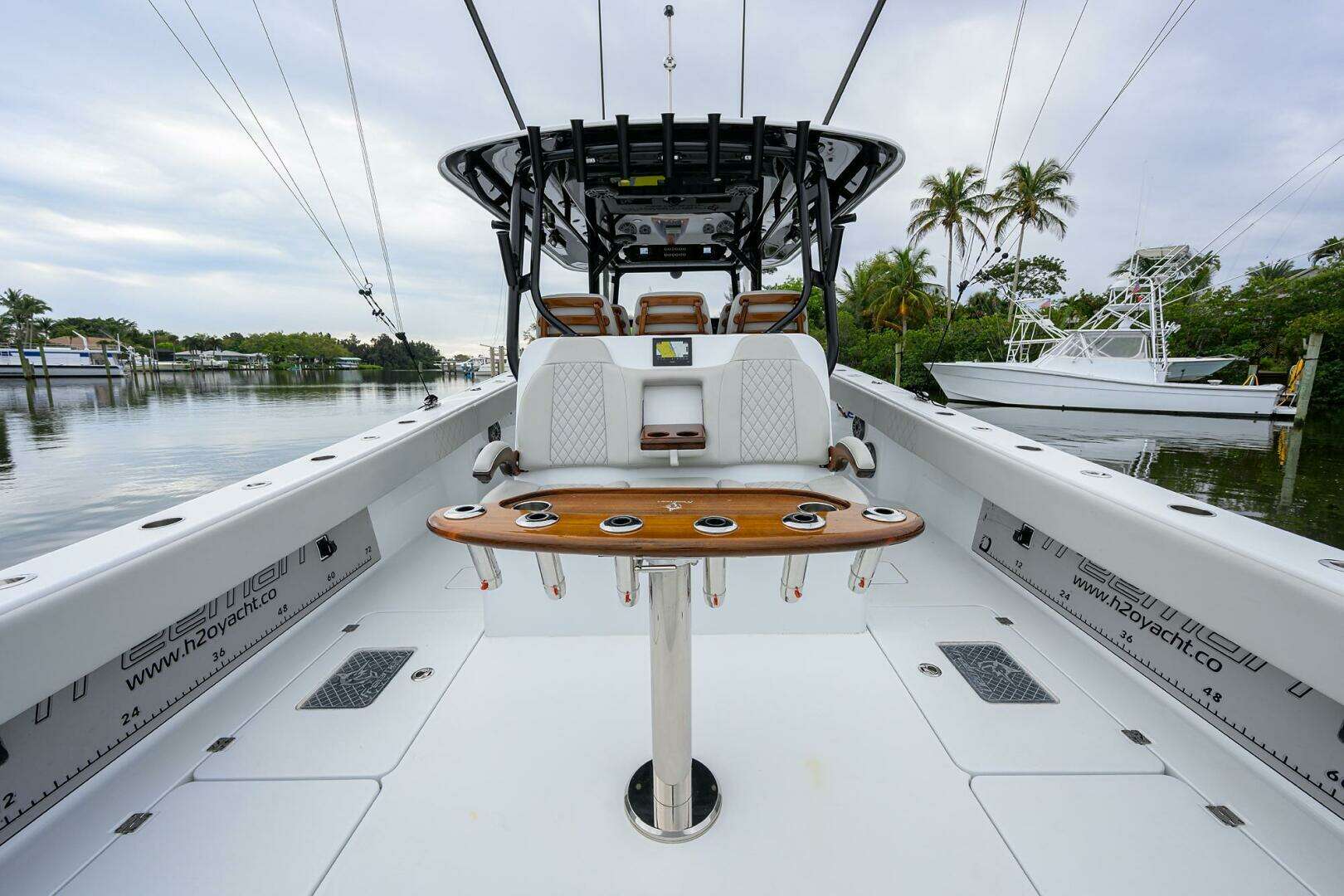 2023 Freeman 42 LR Center Console - Image 4