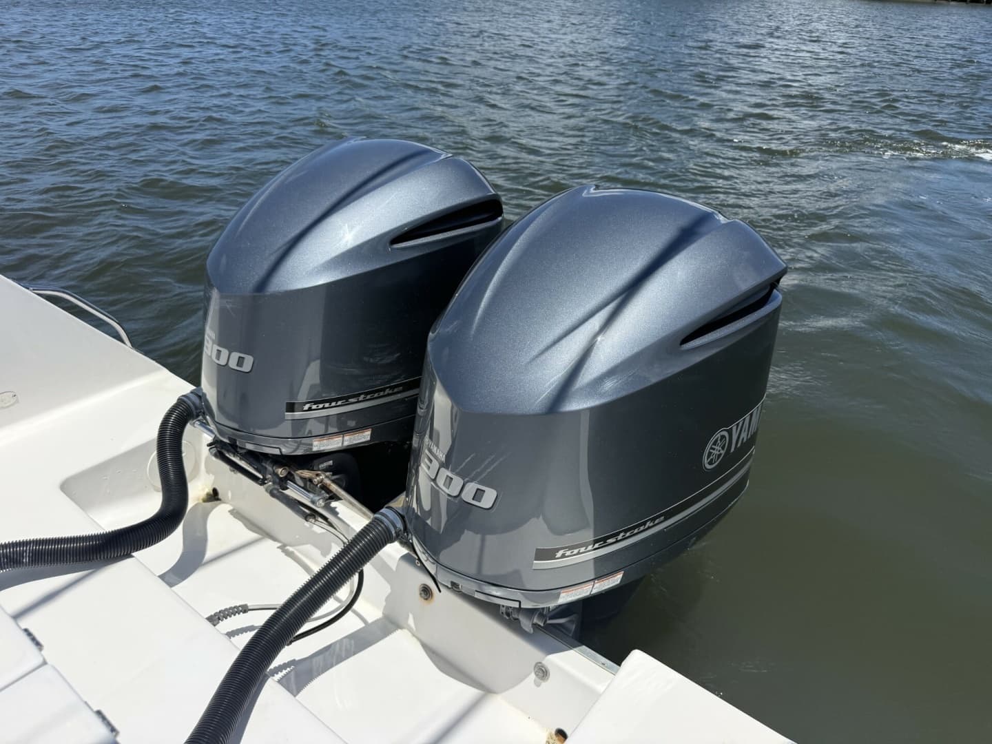 2006 Regulator 32 Center Console - Image 24