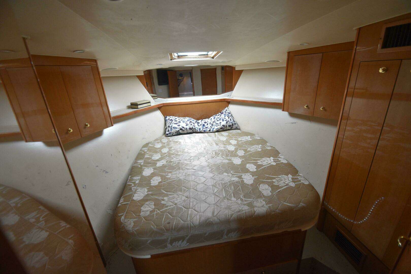 2003 Viking 45 Express - Image 31