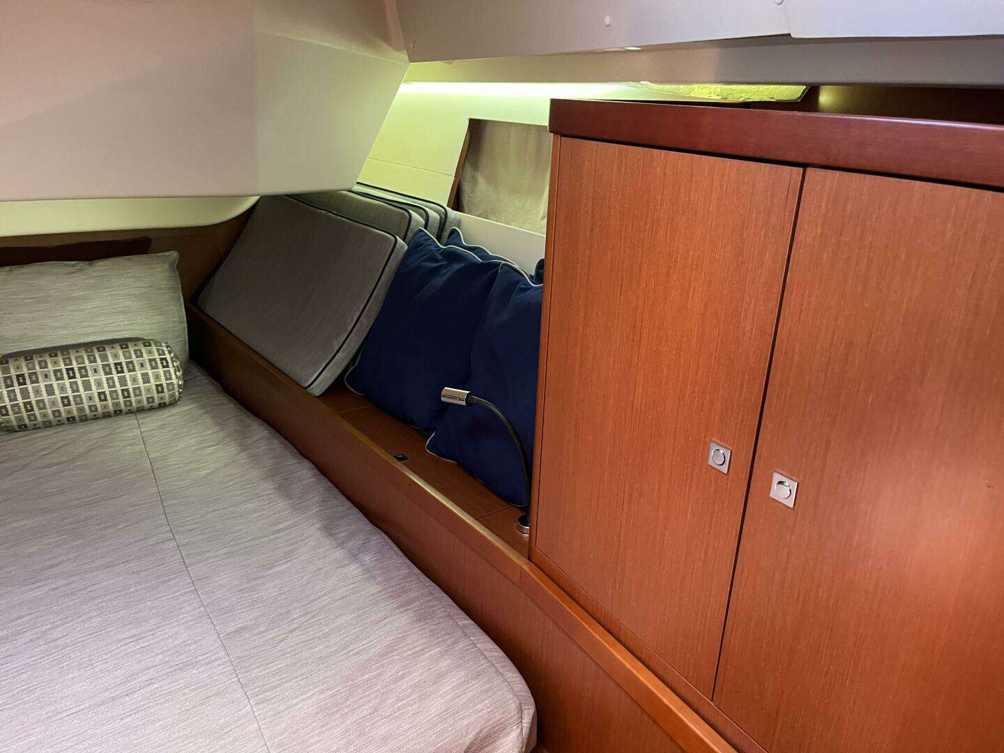 2013 Beneteau Oceanis 48 - Image 31