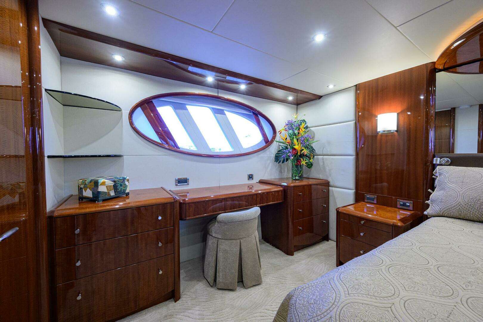 2007 Lazzara Yachts 80 Enclosed - Image 16