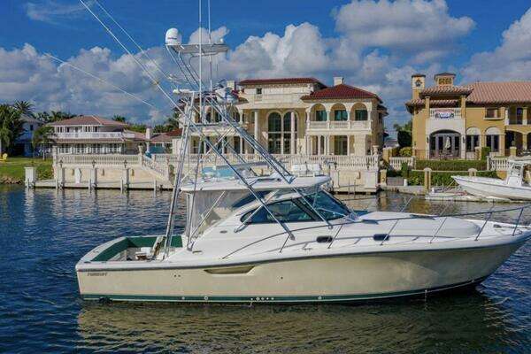2004 Pursuit 3800 Express - Image 1