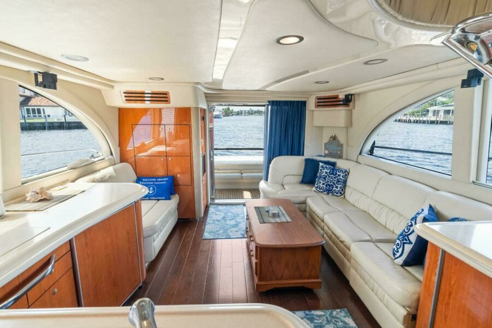 2001 Sea Ray 540 Cockpit Motor Yacht - Image 25